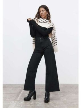 High-Waist Wide Leg Jeans — Black